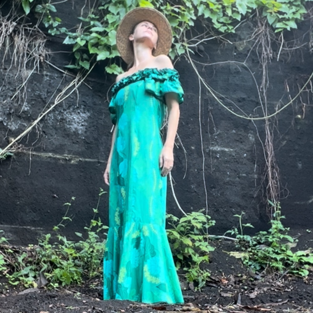 Aqua-green off-the-shoulder Carol Bennett muʻumuʻu (M)